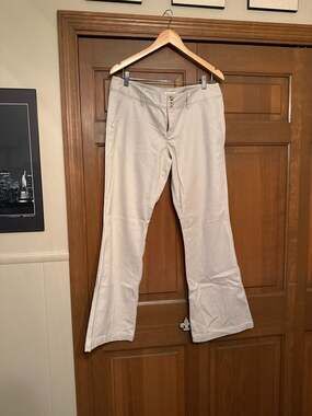 American Eagle Artist Khaki Low Rise Bootcut Stretch Chino Pants